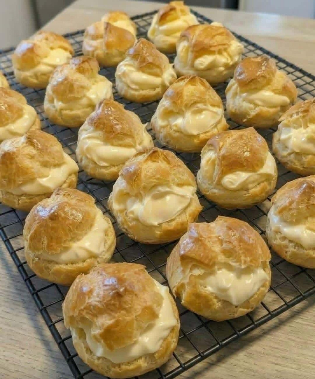 Famous Cream Puffs — The Cloud-Light French Pastry That Melts in Your Mouth (Choux Pastry + Silky Cream)