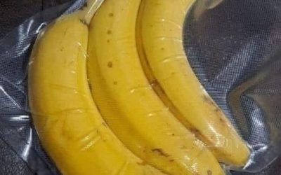 I Vacuum-Sealed 3 Bananas for No Reason. When I Cut Them Open… You Won’t Believe What Happened!