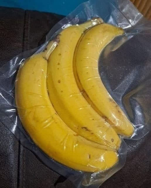 I Vacuum-Sealed 3 Bananas for No Reason. When I Cut Them Open… You Won’t Believe What Happened!