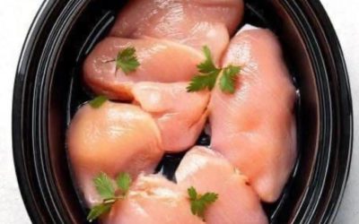 Put raw chicken breasts in a slow cooker with these 4 ingredients. It’s pure magic.