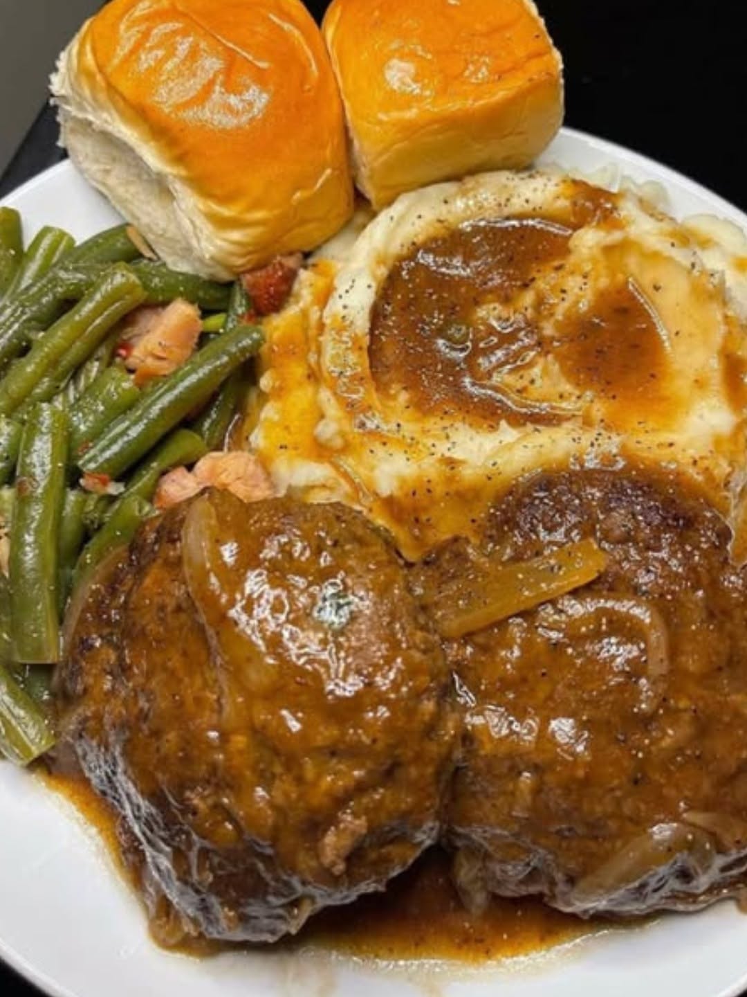 How to Make Mouthwatering Salisbury Steak – A Comfort Food Classic Done Right 🥩🍲