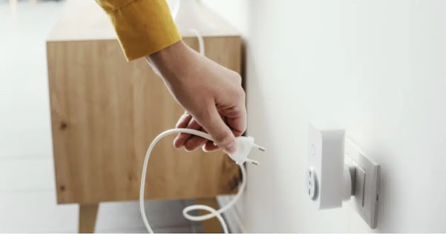 Does Unplugging Appliances Save Electricity? The Truth About “Vampire Power” (And How to Stop It)