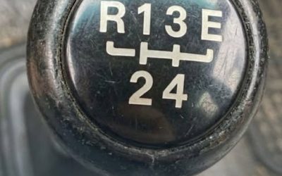 What the “E” on Old Car Gear Shifts Really Means — And Why Drivers Are Just Discovering It Now