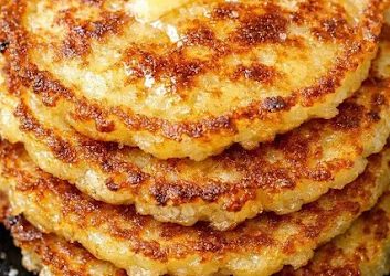 Easy Southern Hoecakes Recipe – Crispy Old-Fashioned Cornmeal Pancakes